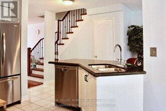 1591 S Parade Ct in Mississauga, ON - Building Photo - Building Photo