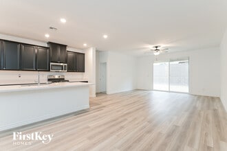 6845 Greensmen Ave in Las Vegas, NV - Foto de edificio - Building Photo