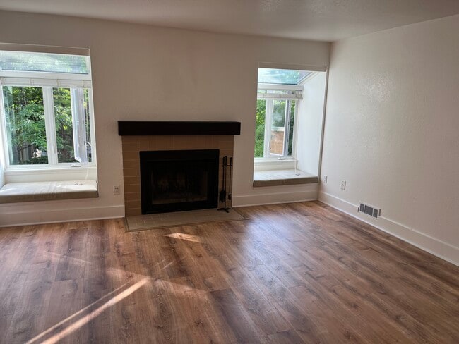 7274 West Lake Sammamish Pkwy NE in Redmond, WA - Building Photo - Building Photo