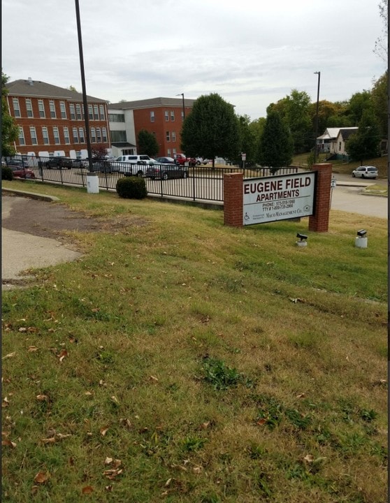 Eugene Fields Apartments in Park Hills, MO - Building Photo