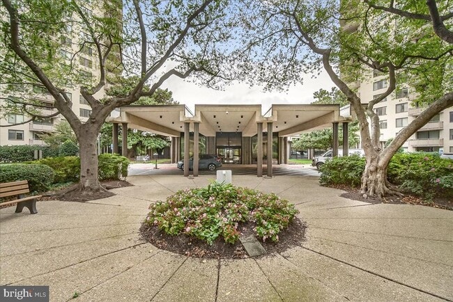 property at 5225 Pooks Hill Rd