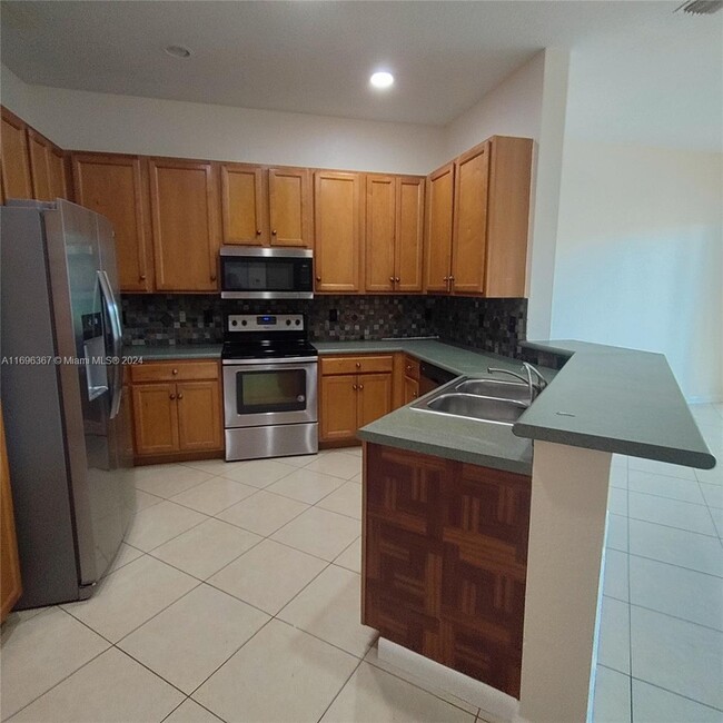 4326 SW 124th Ter in Miramar, FL - Building Photo - Building Photo