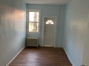 3054 Barker Ave, Unit 2 in Bronx, NY - Foto de edificio - Building Photo