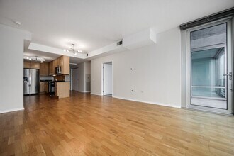 9655 Woods Dr in Skokie, IL - Building Photo - Building Photo