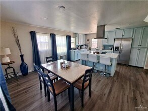 16 Cedar Ave in McAllen, TX - Building Photo - Building Photo