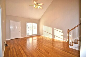 826 N Maple St in Murfreesboro, TN - Foto de edificio - Building Photo