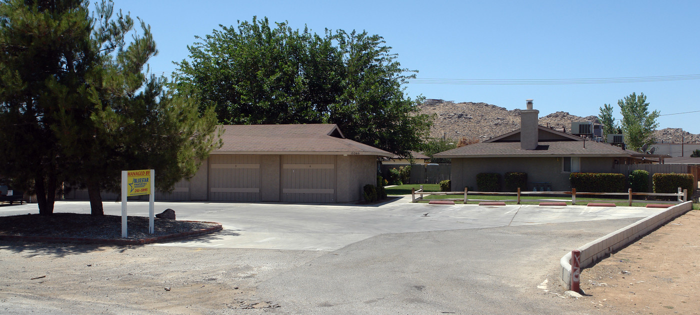 15360 Broken Bow Rd in Apple Valley, CA - Building Photo