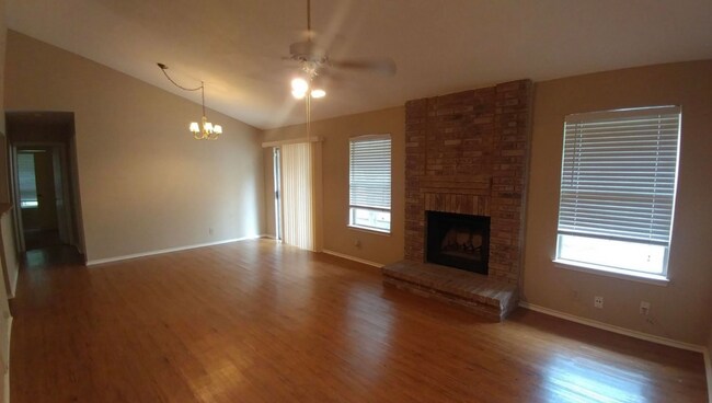 722 Meadow Gate in Converse, TX - Building Photo - Building Photo