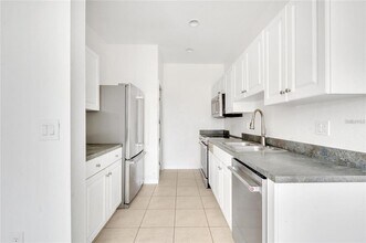 1750 Coriander Dr in Poinciana, FL - Building Photo - Building Photo