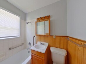 1557 N Broadview Ave in Wichita, KS - Building Photo - Building Photo