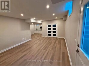 3367 Post Rd in Oakville, ON - Building Photo - Building Photo