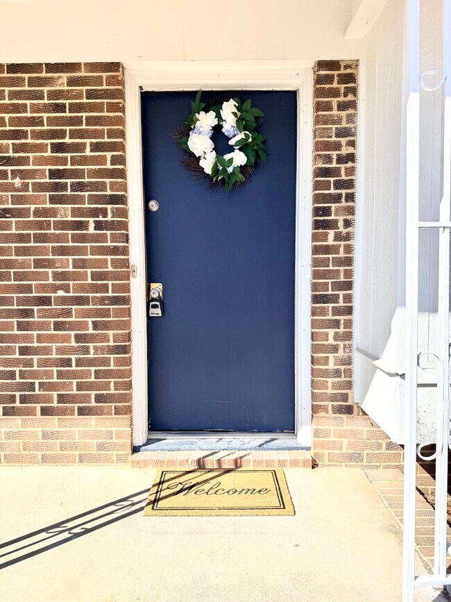 758 Amber Dr in Fayetteville, NC - Foto de edificio - Building Photo