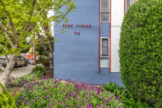 Park Viking in Oakland, CA - Building Photo - Building Photo