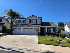 33321 Calle Langarica in Temecula, CA - Building Photo