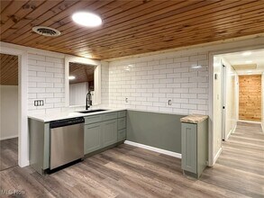 11370 Parkside Ave NE in Alliance, OH - Building Photo - Building Photo