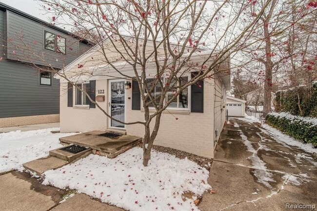 property at 122 N Helen Ave