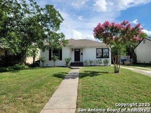 property at 118 El Monte Blvd