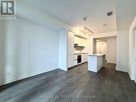 4015 The Exchange in Mississauga, ON - Building Photo