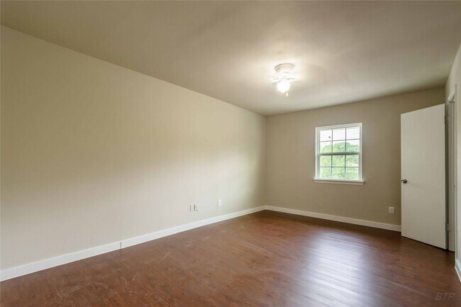 12046 Beechnut St in Houston, TX - Building Photo - Building Photo