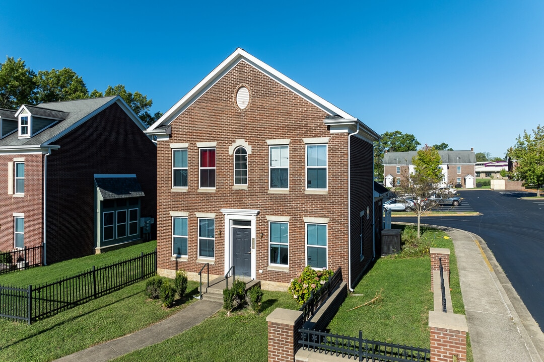 Twin Oaks Park in Lexington, KY - Building Photo