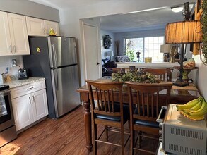 9420 Bay Colony Dr in Des Plaines, IL - Building Photo - Building Photo