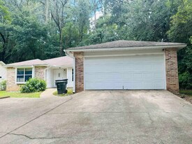 2214 Amelia Cir in Tallahassee, FL - Building Photo