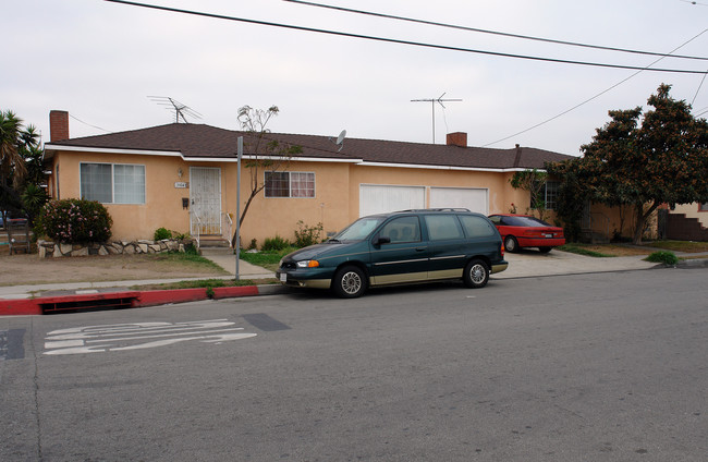 4305 W 111th St in Inglewood, CA - Building Photo - Building Photo