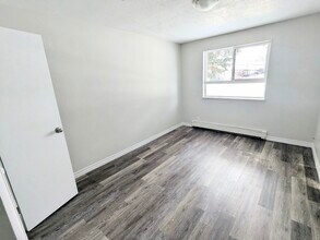 50 Lorraine Ave in Kitchener, ON - Building Photo - Building Photo