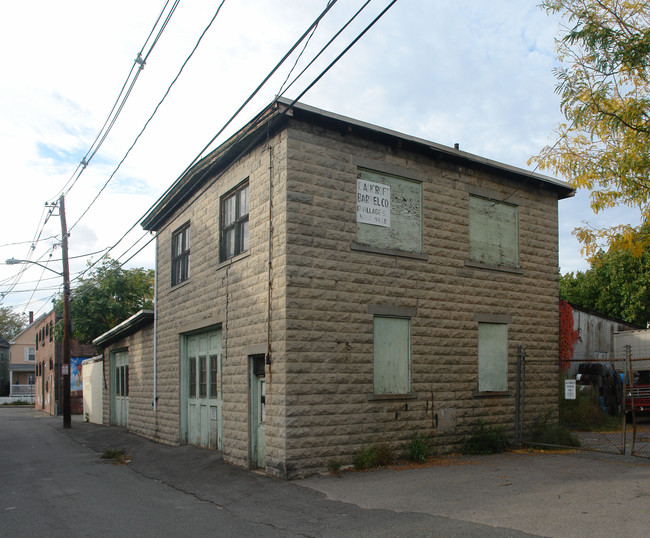 23 Village St in Somerville, MA - Foto de edificio - Building Photo
