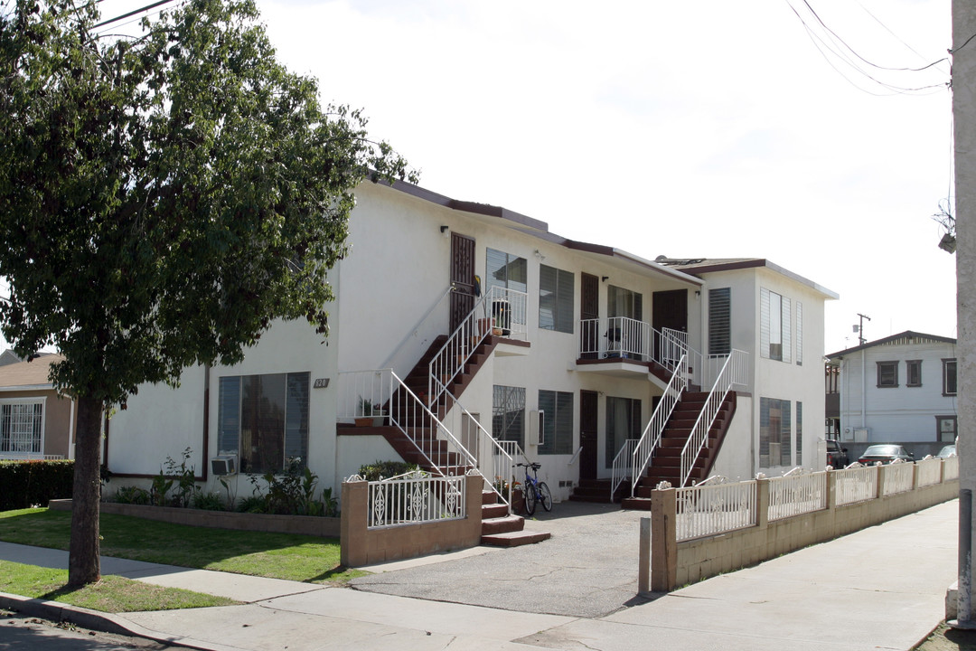 820 E 15th St in Long Beach, CA - Building Photo