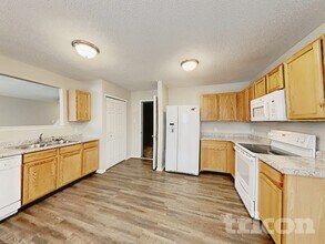 3222 Black Forest Ln in Indianapolis, IN - Foto de edificio - Building Photo