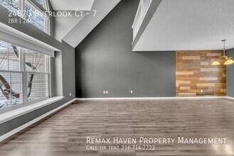 24870 Overlook Ct in Olmsted Falls, OH - Building Photo - Building Photo