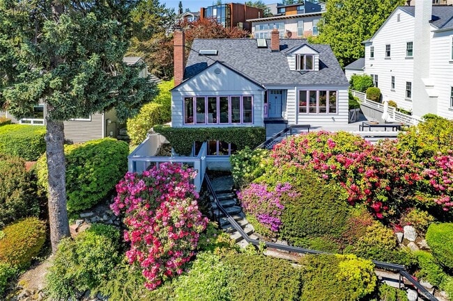 property at 4539 E Laurel Dr NE