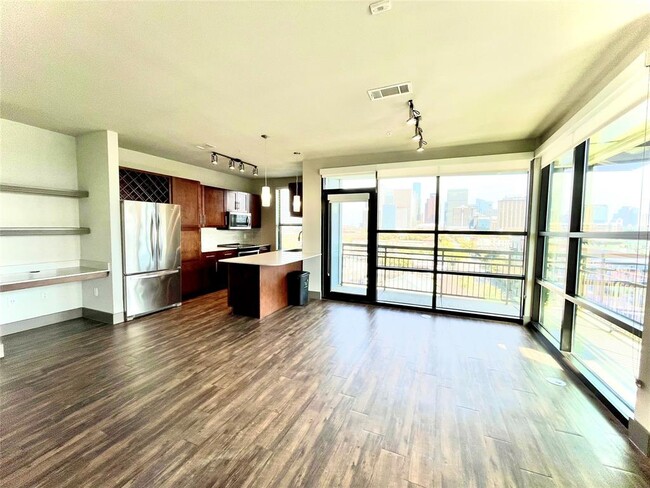 property at 2910 Milam St