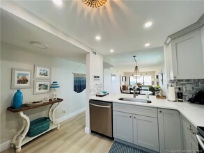 9400 S Ocean Dr in Jensen Beach, FL - Building Photo - Building Photo