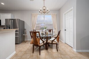 6142 Bradie Ct in League City, TX - Building Photo