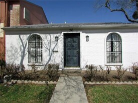 26 Townhouse Ln in Corpus Christi, TX - Building Photo