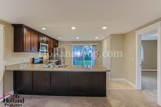 17870 SW Vincent St in Aloha, OR - Building Photo - Building Photo