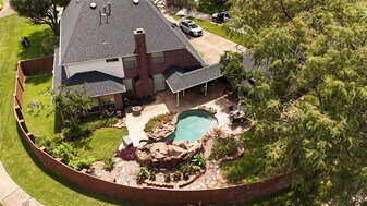 7002 Greatwood Trails Ct in Sugar Land, TX - Building Photo