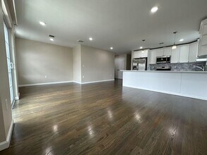 43 W 49th St in Bayonne, NJ - Building Photo - Building Photo