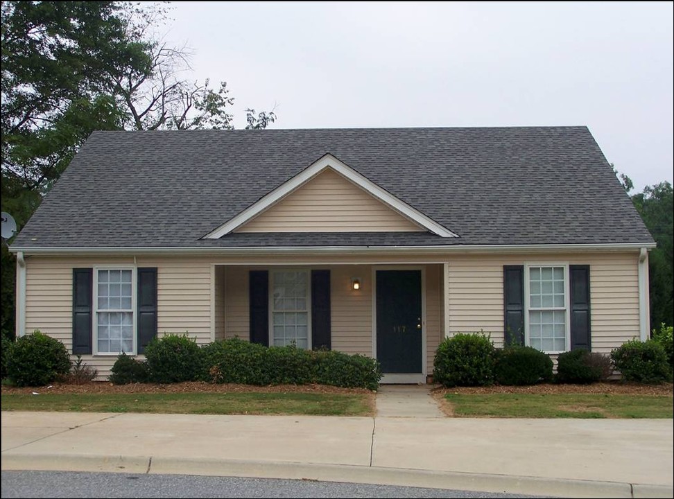 100-125 Water Oak Ln in Central, SC - Foto de edificio