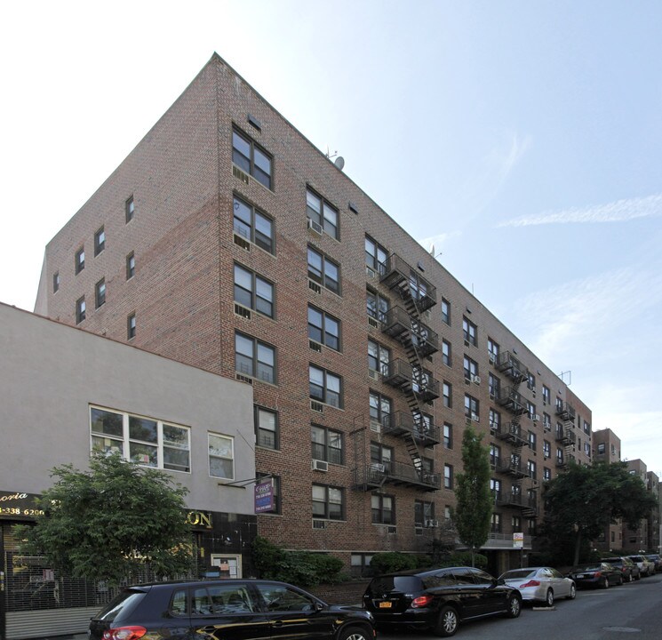 1333 E 18th St in Brooklyn, NY - Foto de edificio