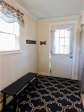 10 Barbara Ave in Scarborough, ME - Foto de edificio - Building Photo