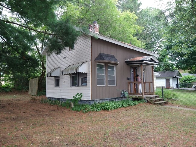 property at 238 N Main St