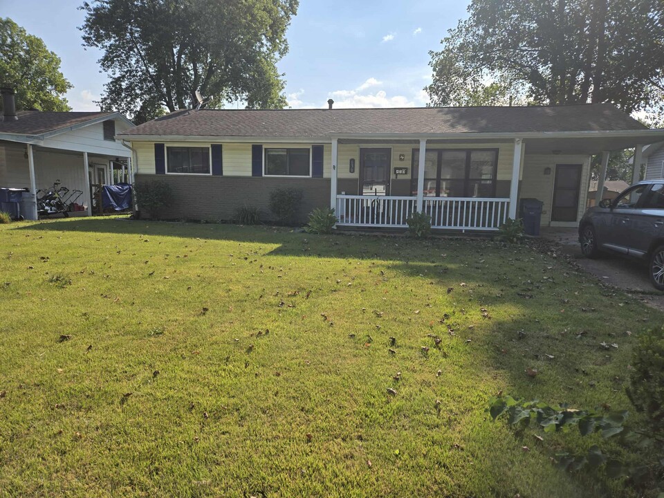 630 Gerald Ave in Florissant, MO - Building Photo