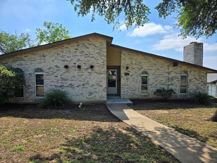 2917 Haymeadow in Carrollton, TX - Building Photo