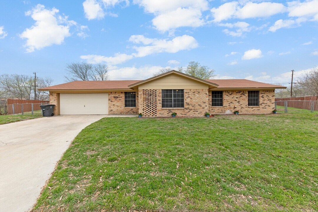 2300 Zinnia Ct in Killeen, TX - Building Photo