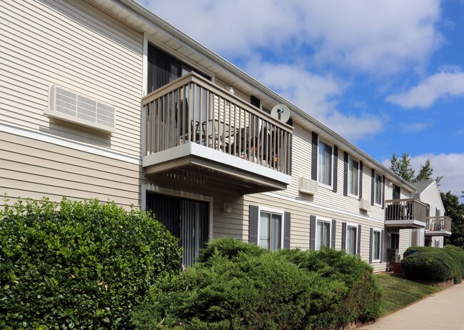 Hamptons in Germantown, MD - Foto de edificio - Building Photo