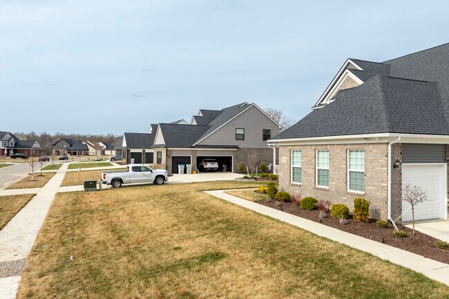 Hasenclever Farms in South Lyon, MI - Foto de edificio - Building Photo