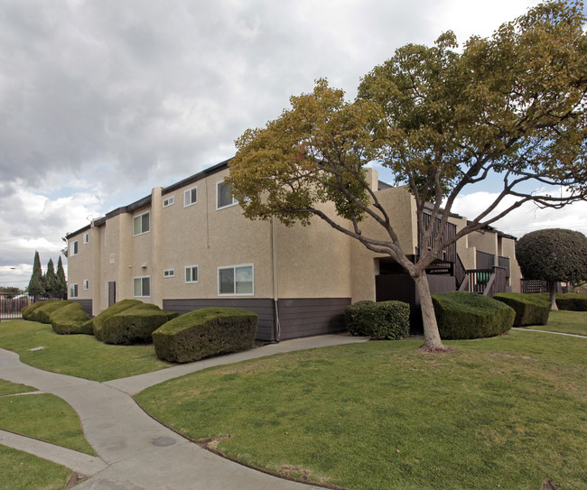 Westpark Place in Westminster, CA - Foto de edificio - Building Photo